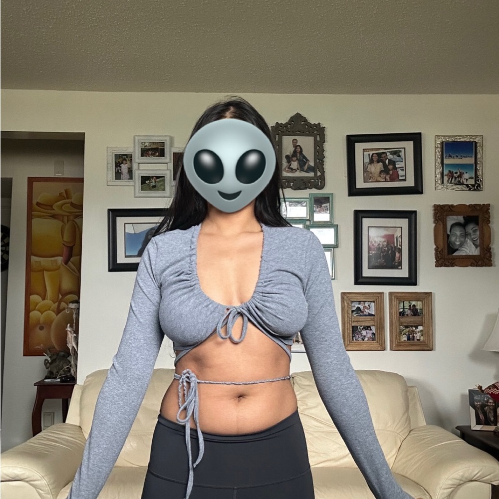 B1 Gray Long Sleeve Crop Top